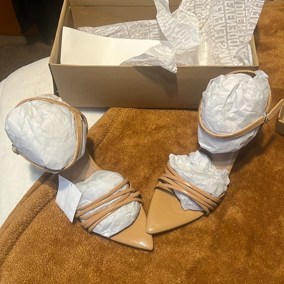 Heels - Picture 1 of 4